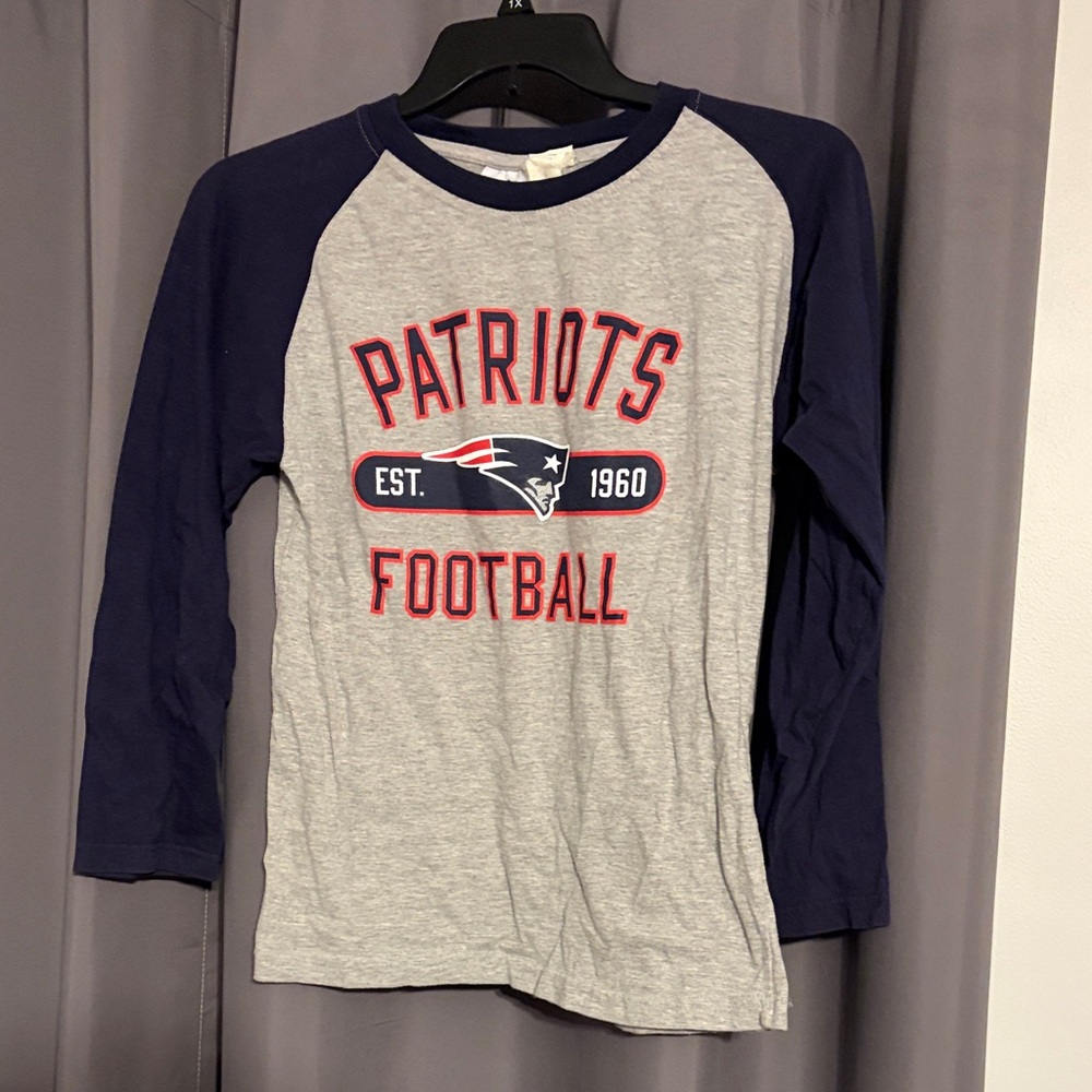 Patriots Football Kids Raglan Shirt - Gray and Blue - XL 14/16